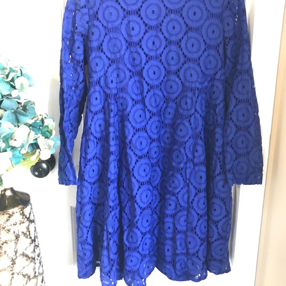 CeCe by Cynthia Steffe Circle Lace Trapeze Dress - Picture 2 of 7